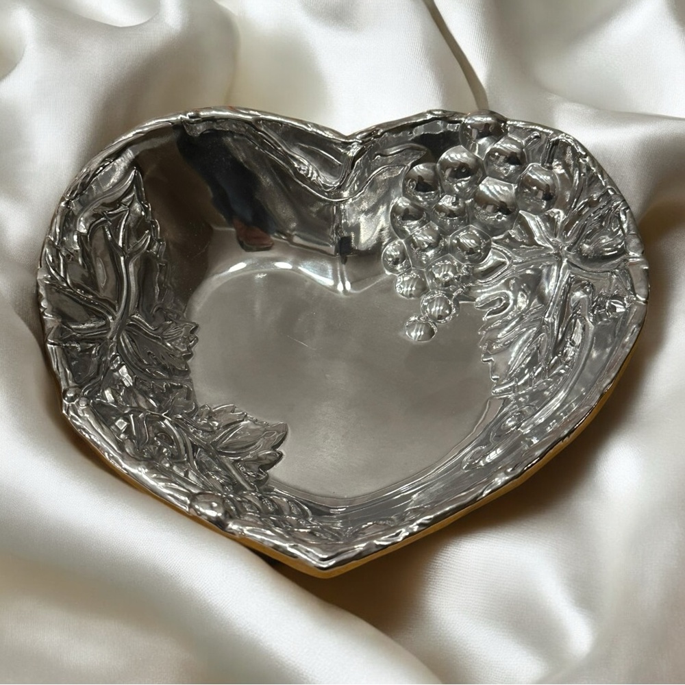 Arthur Court Heart Trinket Dish Bowl Valentine Love 2005 Grape Vine Wedding 7”